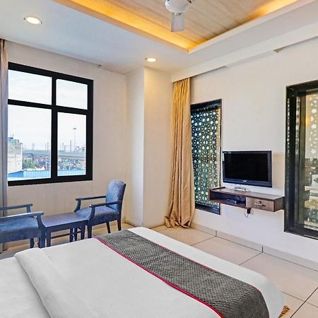 Oyo Townhouse 484 Sanskriti Hotel Delhi  Eksteriør billede