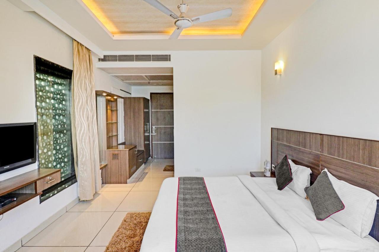 Oyo Townhouse 484 Sanskriti Hotel Delhi  Eksteriør billede