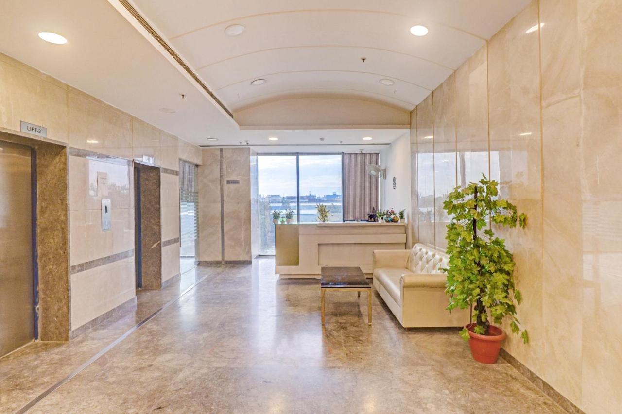 Oyo Townhouse 484 Sanskriti Hotel Delhi  Eksteriør billede