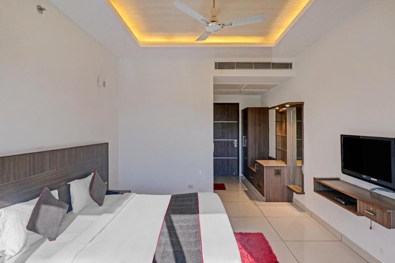 Oyo Townhouse 484 Sanskriti Hotel Delhi  Eksteriør billede
