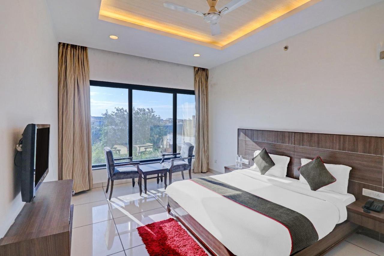 Oyo Townhouse 484 Sanskriti Hotel Delhi  Eksteriør billede