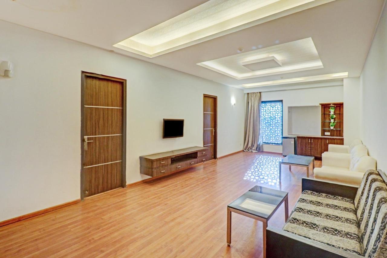 Oyo Townhouse 484 Sanskriti Hotel Delhi  Eksteriør billede